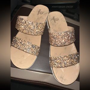 Sandals new never worn
